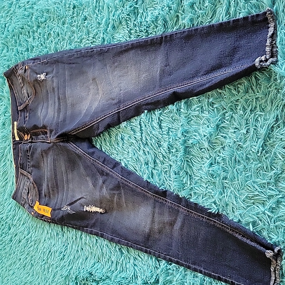 NWT SimplYoung deconstructed ankle jeans